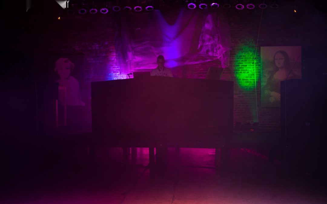 icon-events-concerts-black-lights-white-clothes-2014-080725-sioux-falls-04-cleaned