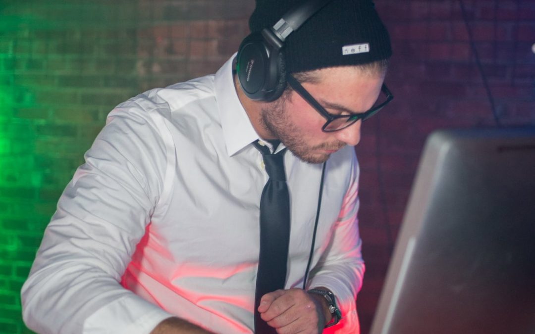 icon-events-concerts-black-lights-white-clothes-2014-080725-sioux-falls-09-cleaned