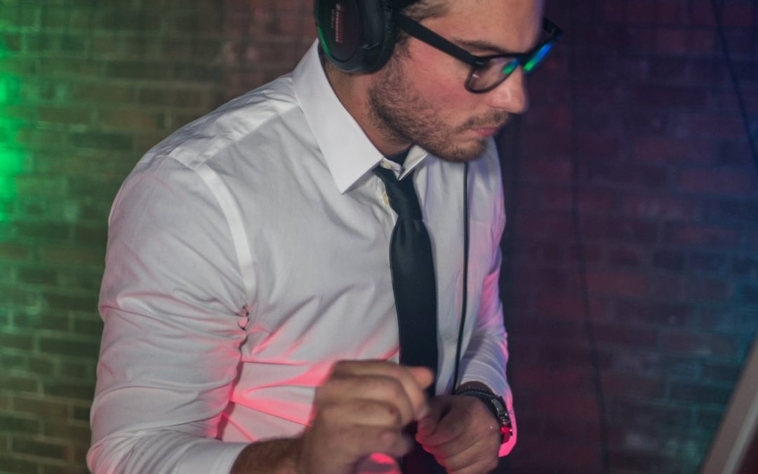 icon-events-concerts-black-lights-white-clothes-2014-080725-sioux-falls-10-cleaned