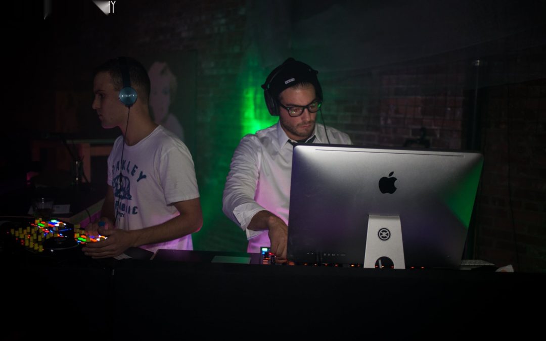 icon-events-concerts-black-lights-white-clothes-2014-080725-sioux-falls-13-cleaned