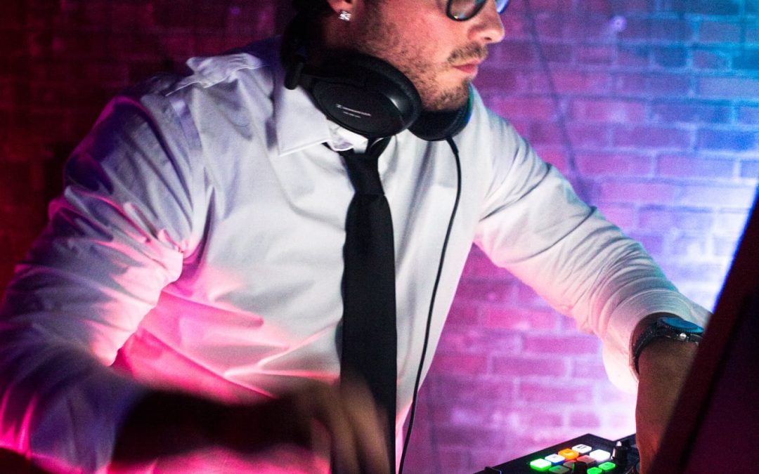 icon-events-concerts-black-lights-white-clothes-2014-080725-sioux-falls-25-cleaned