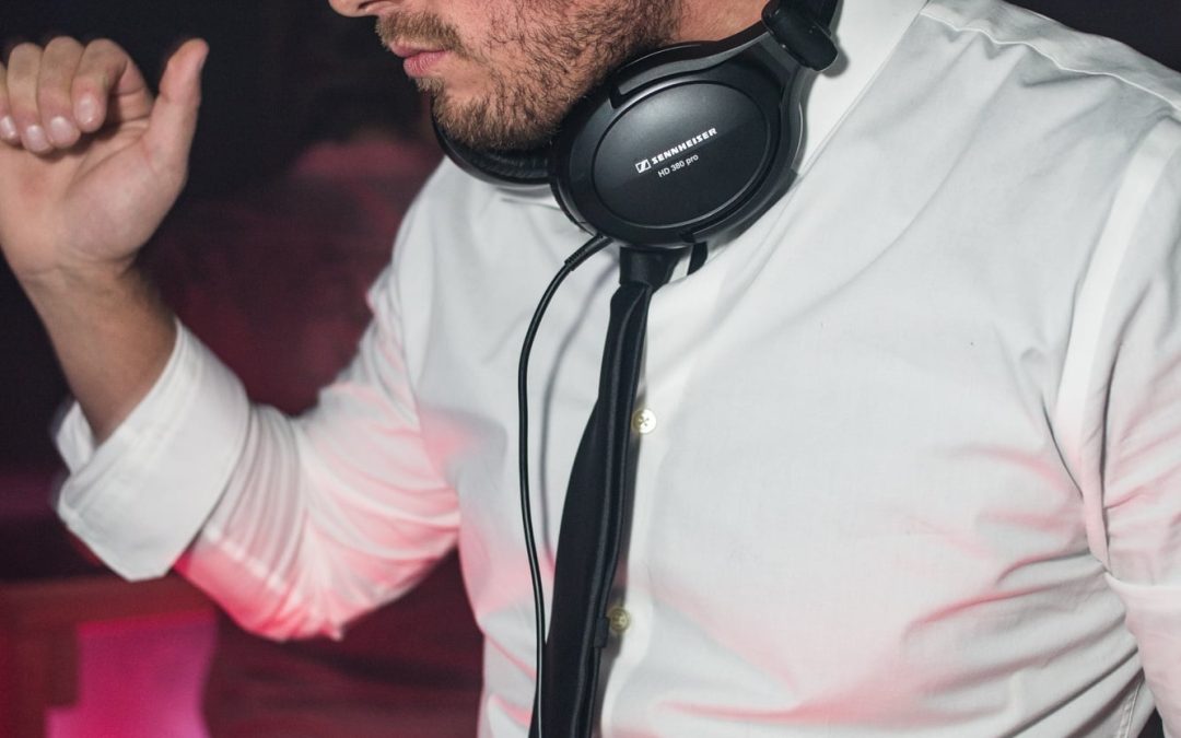 icon-events-concerts-black-lights-white-clothes-2014-080725-sioux-falls-26-cleaned