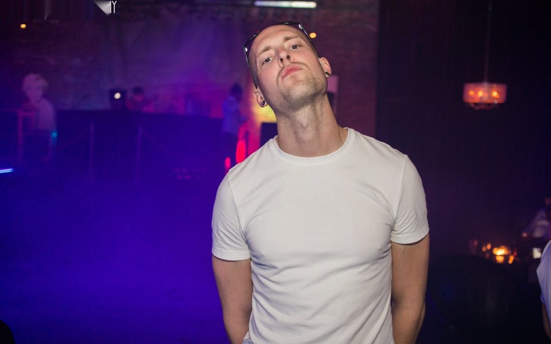 icon-events-concerts-black-lights-white-clothes-2014-080725-sioux-falls-39-cleaned