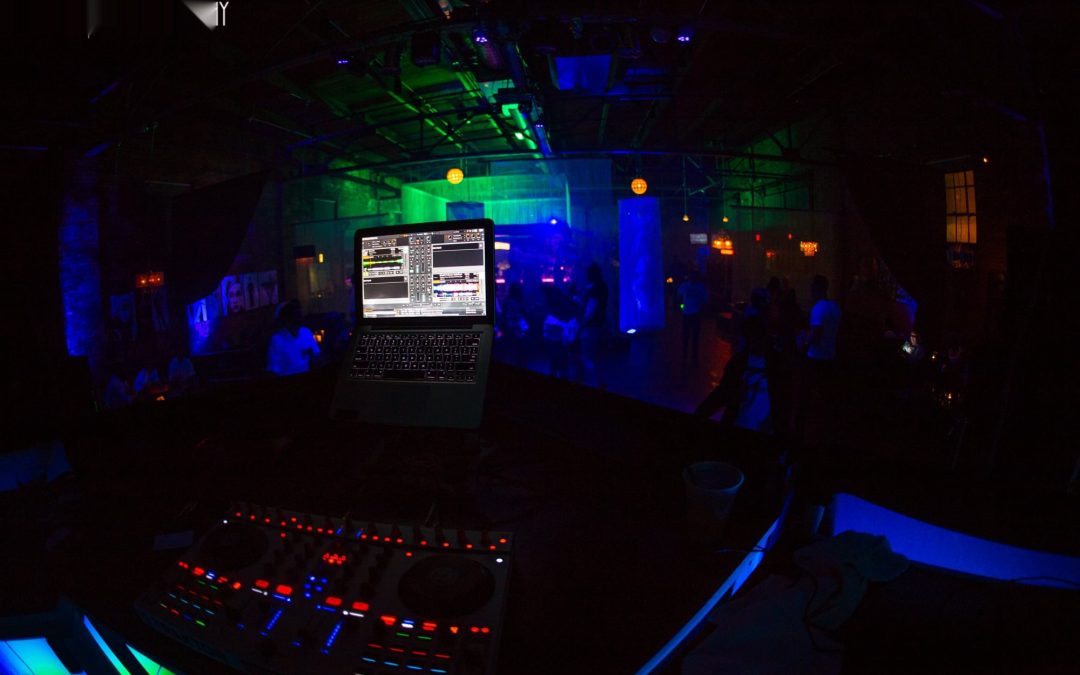 icon-events-concerts-black-lights-white-clothes-2014-080725-sioux-falls-41-cleaned