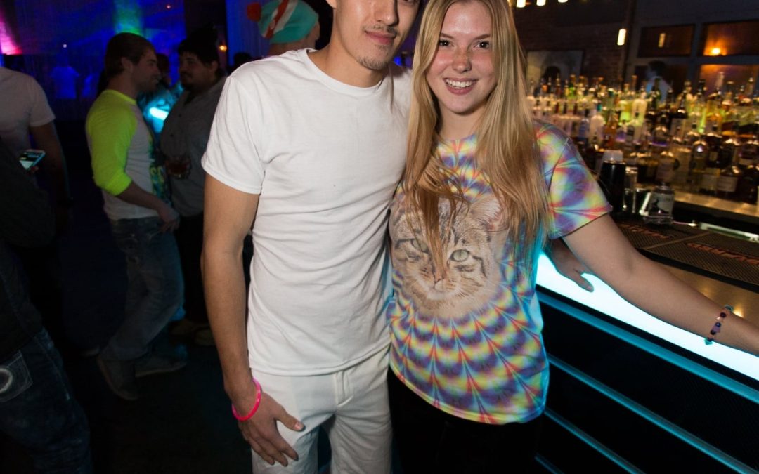 icon-events-concerts-black-lights-white-clothes-2014-080725-sioux-falls-42-cleaned