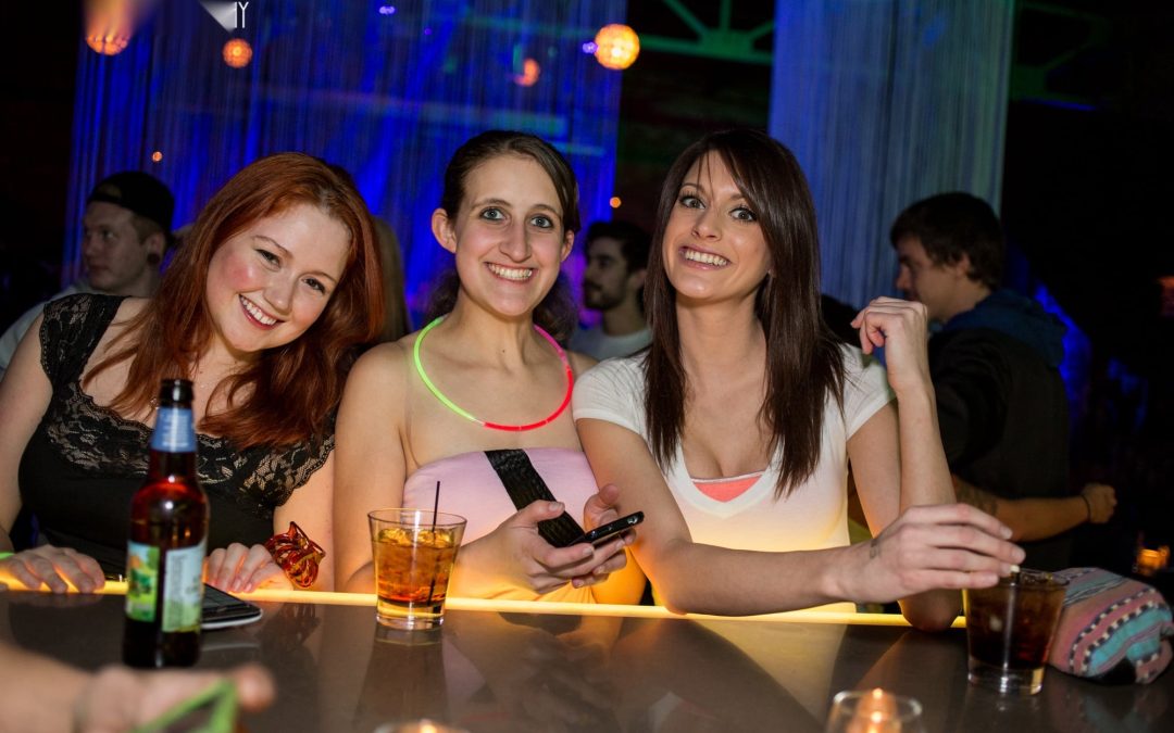 icon-events-concerts-black-lights-white-clothes-2014-080725-sioux-falls-47-cleaned