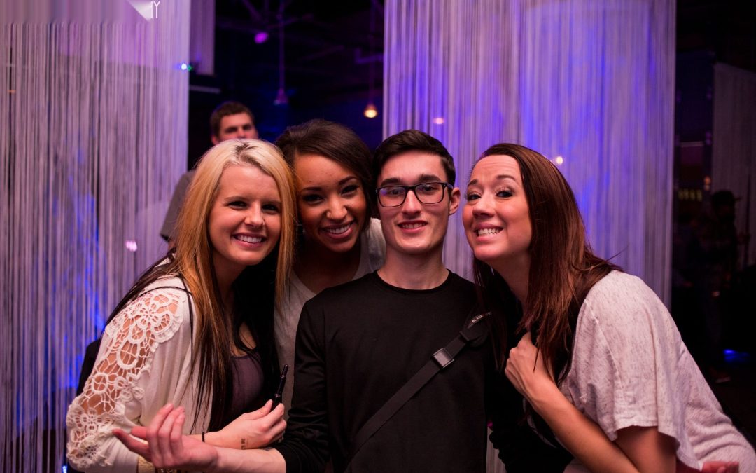 icon-events-concerts-black-lights-white-clothes-2014-080725-sioux-falls-50-cleaned