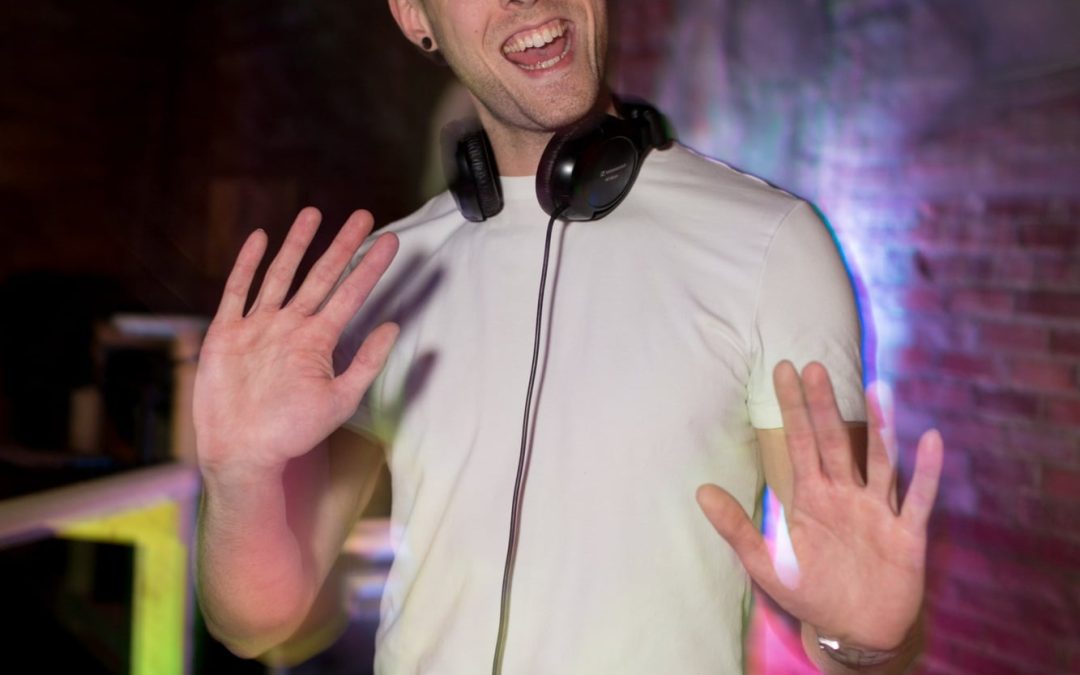 icon-events-concerts-black-lights-white-clothes-2014-080725-sioux-falls-62-cleaned