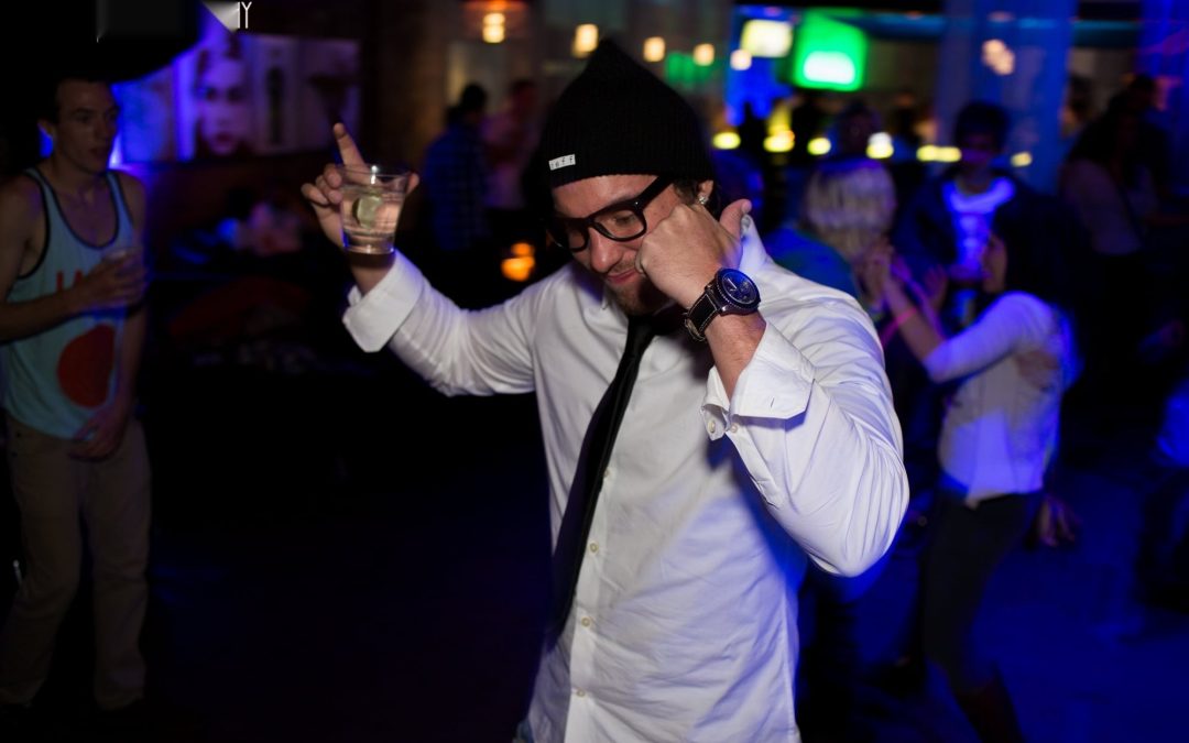 icon-events-concerts-black-lights-white-clothes-2014-080725-sioux-falls-64-cleaned