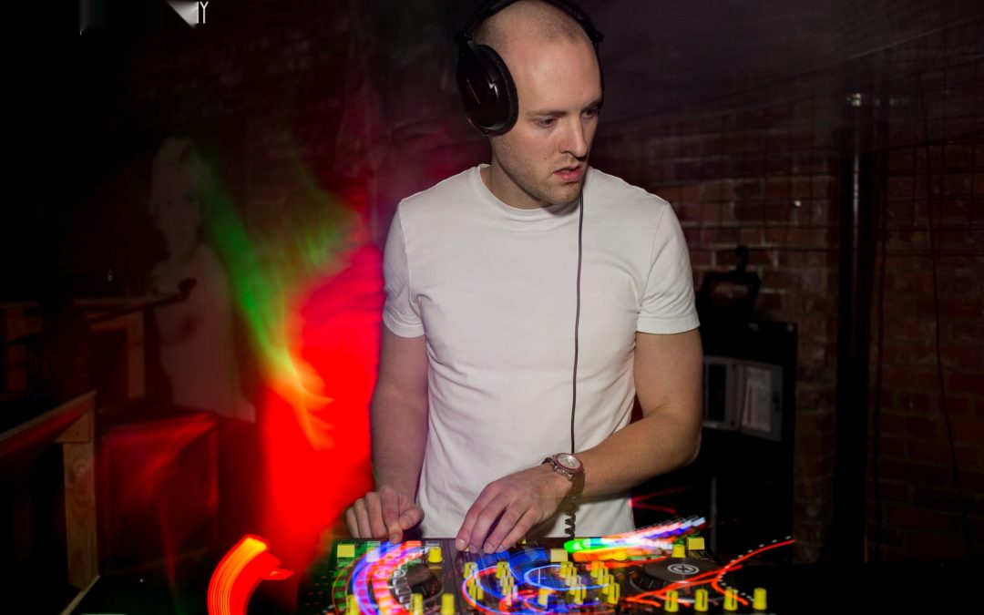 icon-events-concerts-black-lights-white-clothes-2014-080725-sioux-falls-65-cleaned