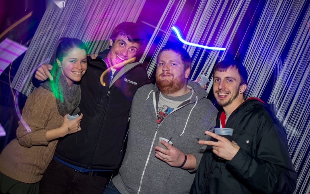 icon-events-concerts-black-lights-white-clothes-2014-080725-sioux-falls-76-cleaned