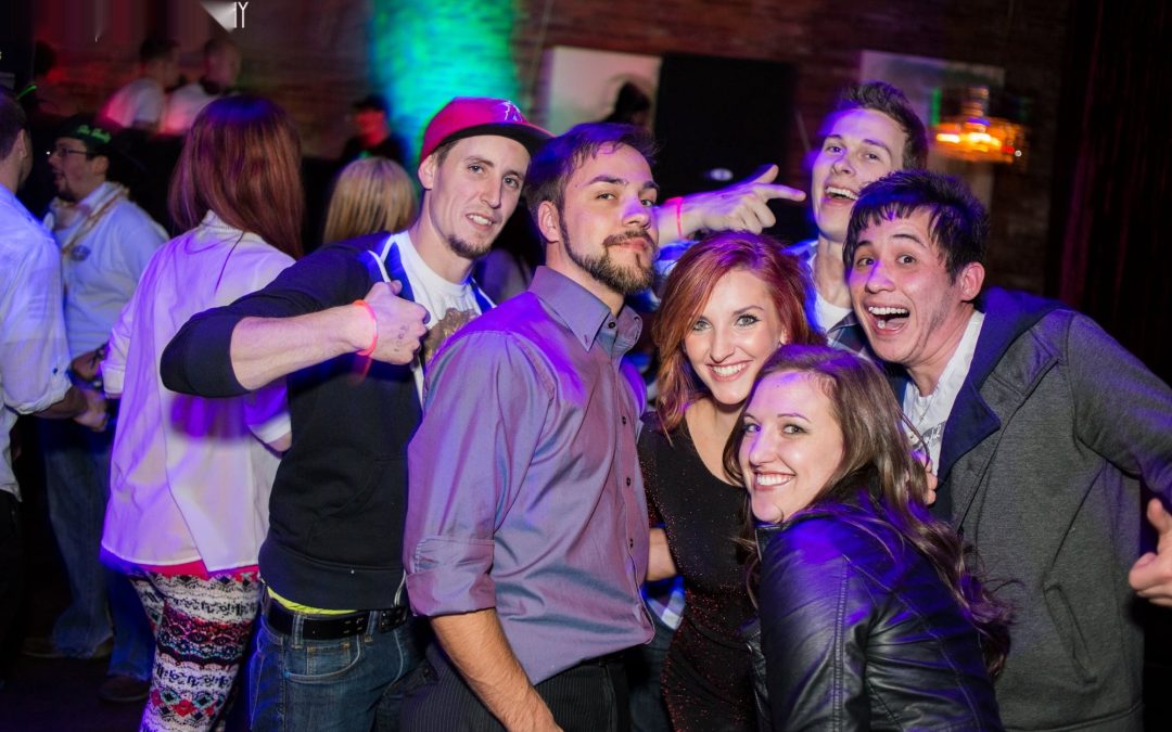 icon-events-concerts-black-lights-white-clothes-2014-080725-sioux-falls-78-cleaned