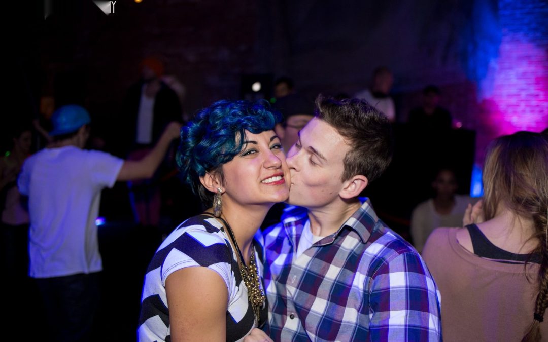 icon-events-concerts-black-lights-white-clothes-2014-080725-sioux-falls-80-cleaned