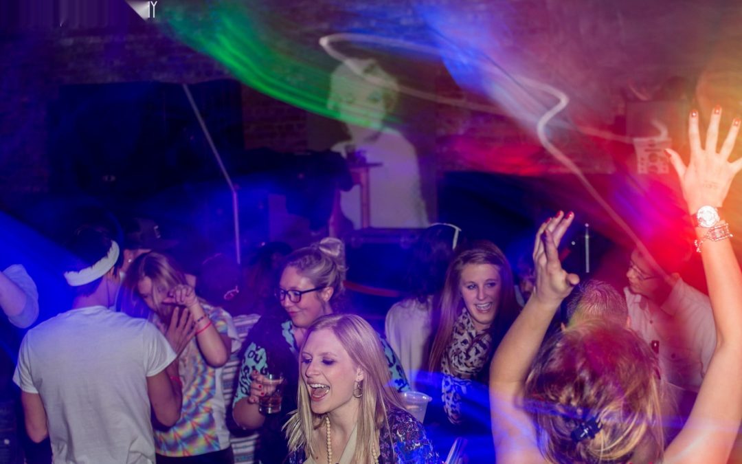 icon-events-concerts-black-lights-white-clothes-2014-080725-sioux-falls-89-cleaned