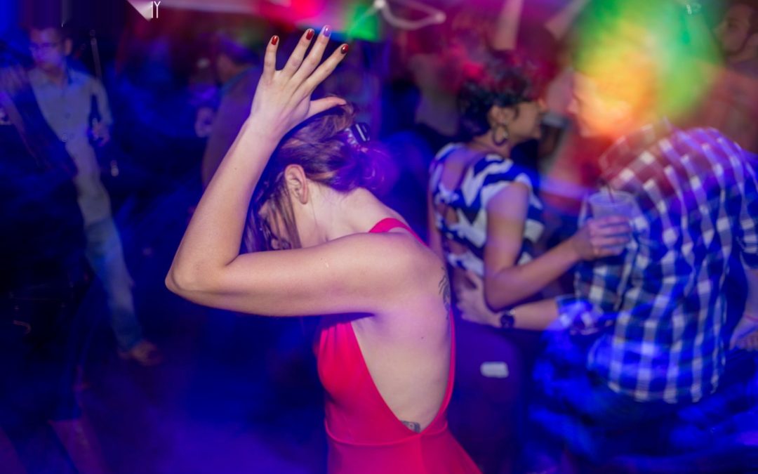 icon-events-concerts-black-lights-white-clothes-2014-080725-sioux-falls-90-cleaned