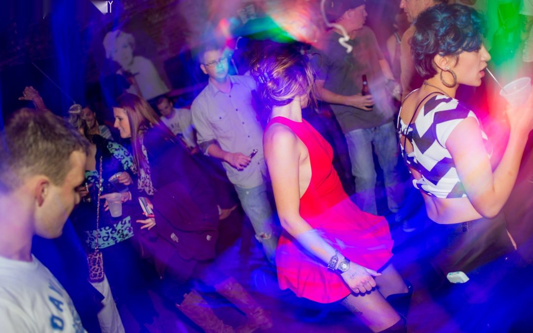 icon-events-concerts-black-lights-white-clothes-2014-080725-sioux-falls-91-cleaned