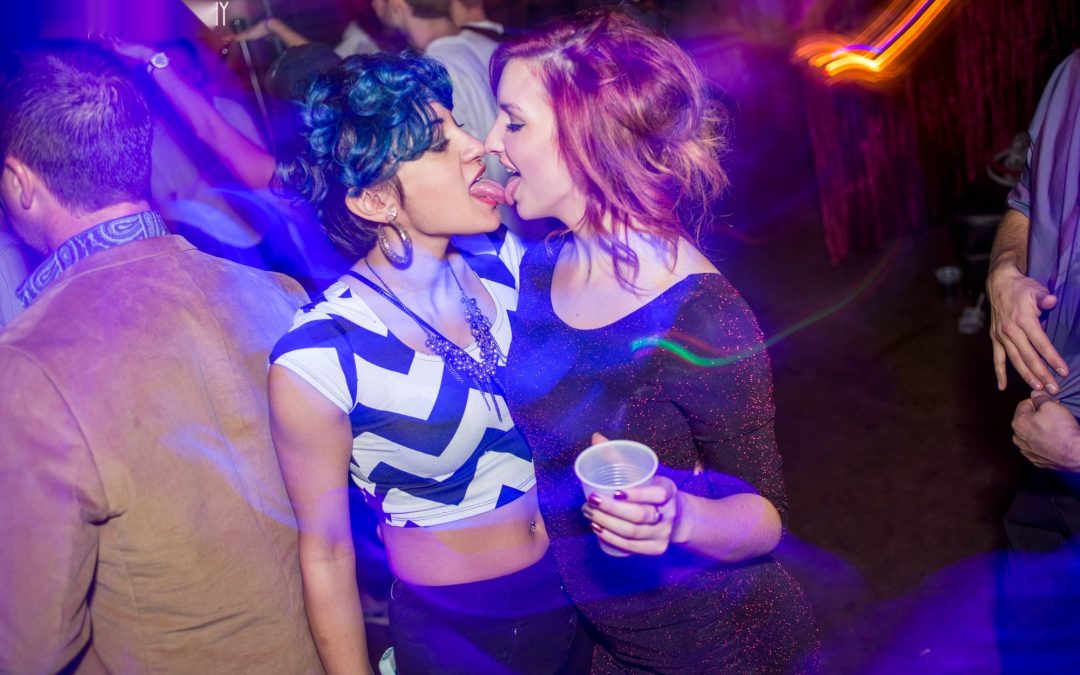 icon-events-concerts-black-lights-white-clothes-2014-080725-sioux-falls-92-cleaned