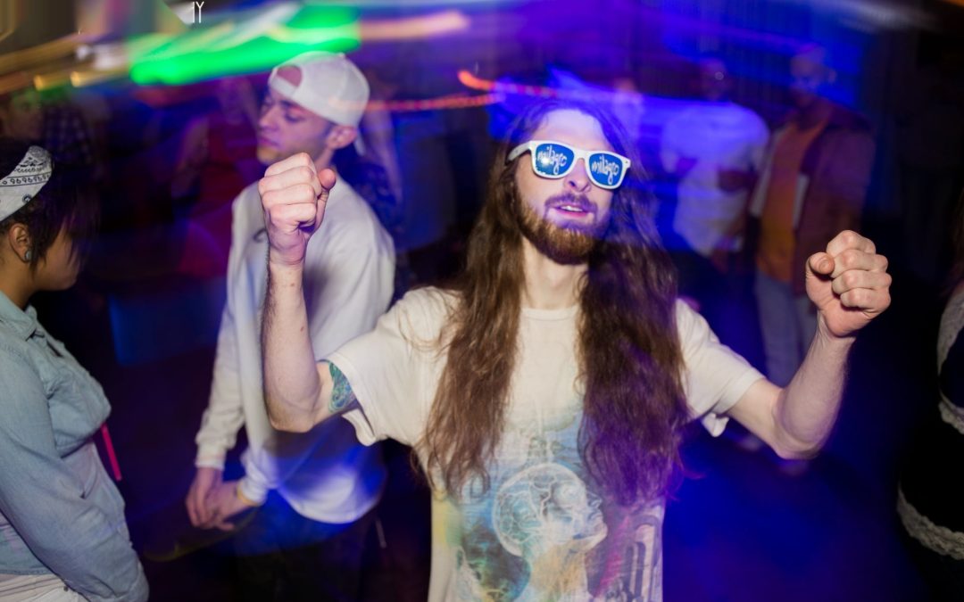 icon-events-concerts-black-lights-white-clothes-2014-080725-sioux-falls-97-cleaned