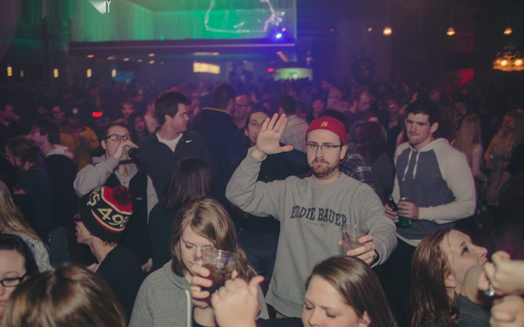 icon-events-concerts-later-babes-2014-080725-sioux-falls-34-cleaned