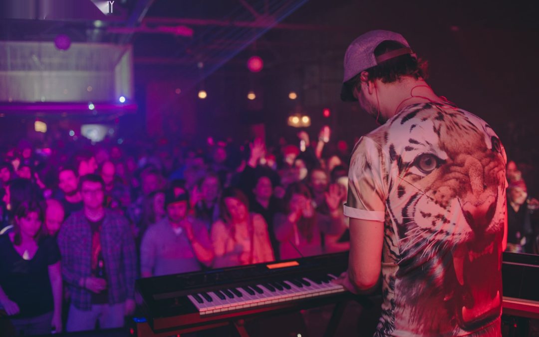 icon-events-concerts-later-babes-2014-080725-sioux-falls-46-cleaned