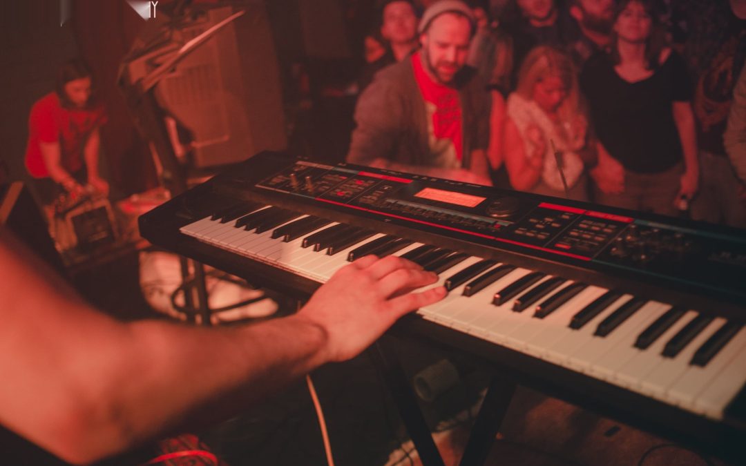 icon-events-concerts-later-babes-2014-080725-sioux-falls-64-cleaned