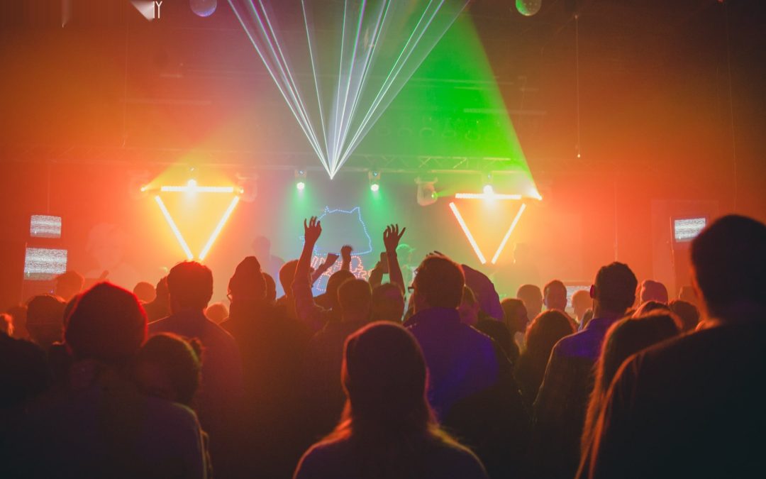 icon-events-concerts-later-babes-2014-080725-sioux-falls-78-cleaned