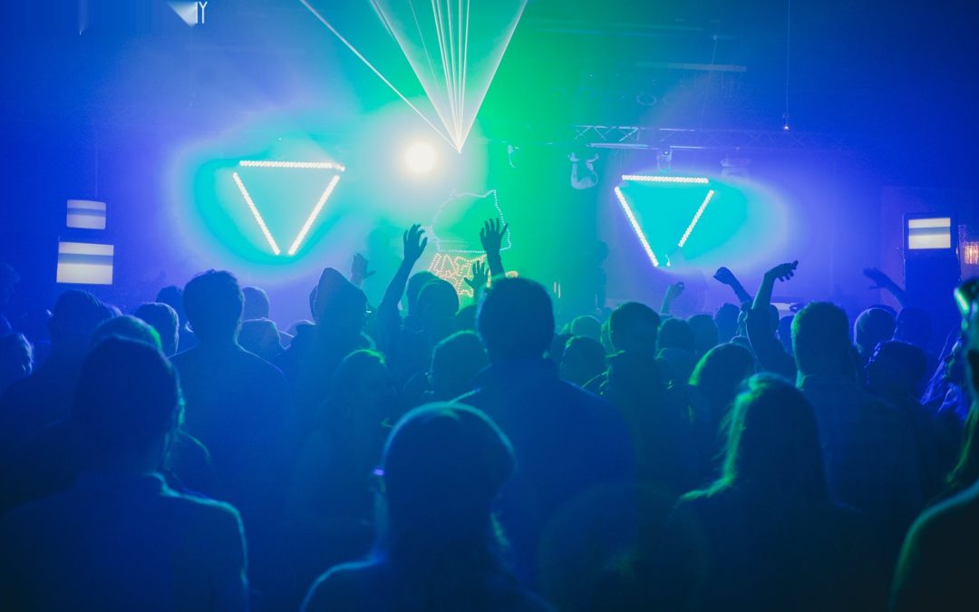 icon-events-concerts-later-babes-2014-080725-sioux-falls-80-cleaned