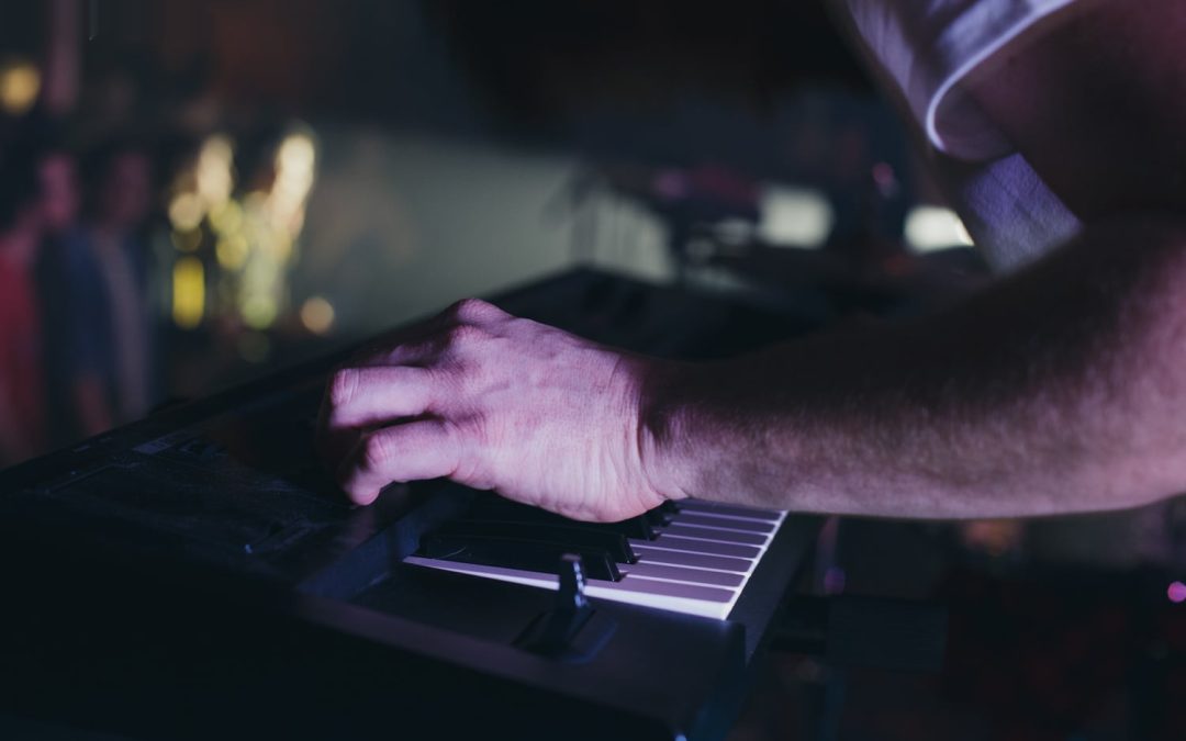 icon-events-concerts-later-babes-2016-080725-sioux-falls-33-cleaned