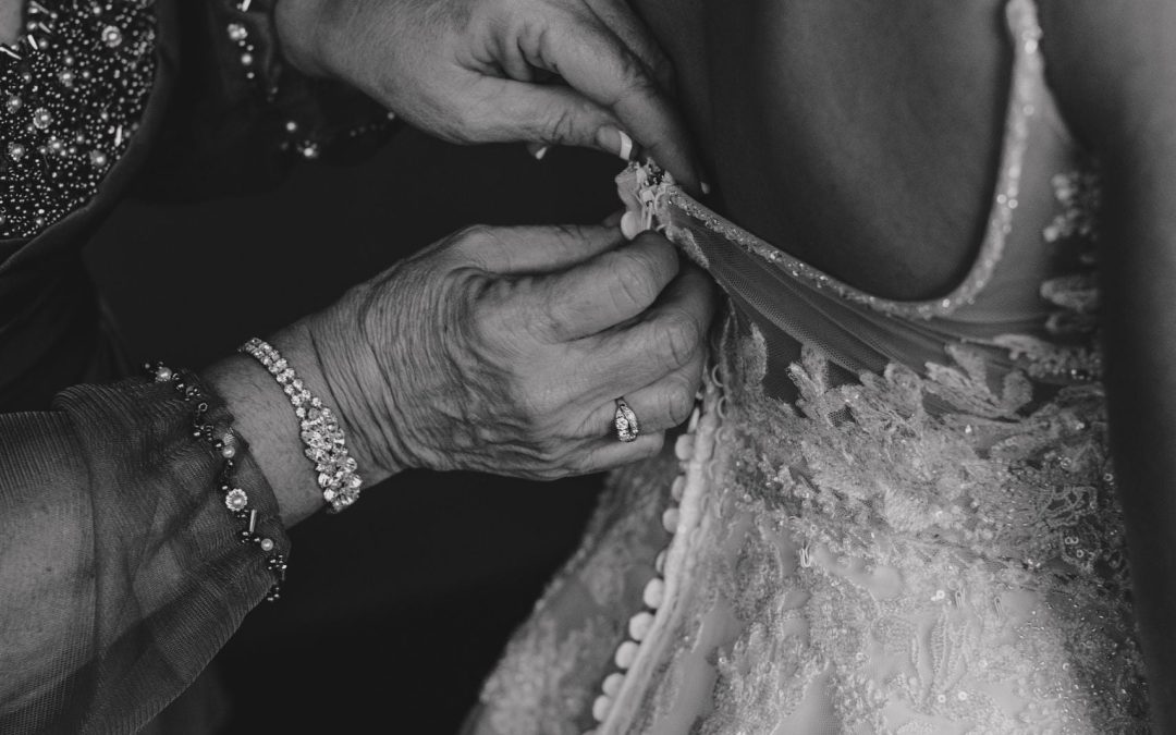 icon-events-weddings-bridal-dress-bridal-suite-sioux-falls-001-05