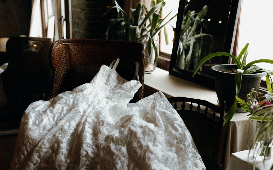 icon-events-weddings-bridal-dress-bridal-suite-sioux-falls-006