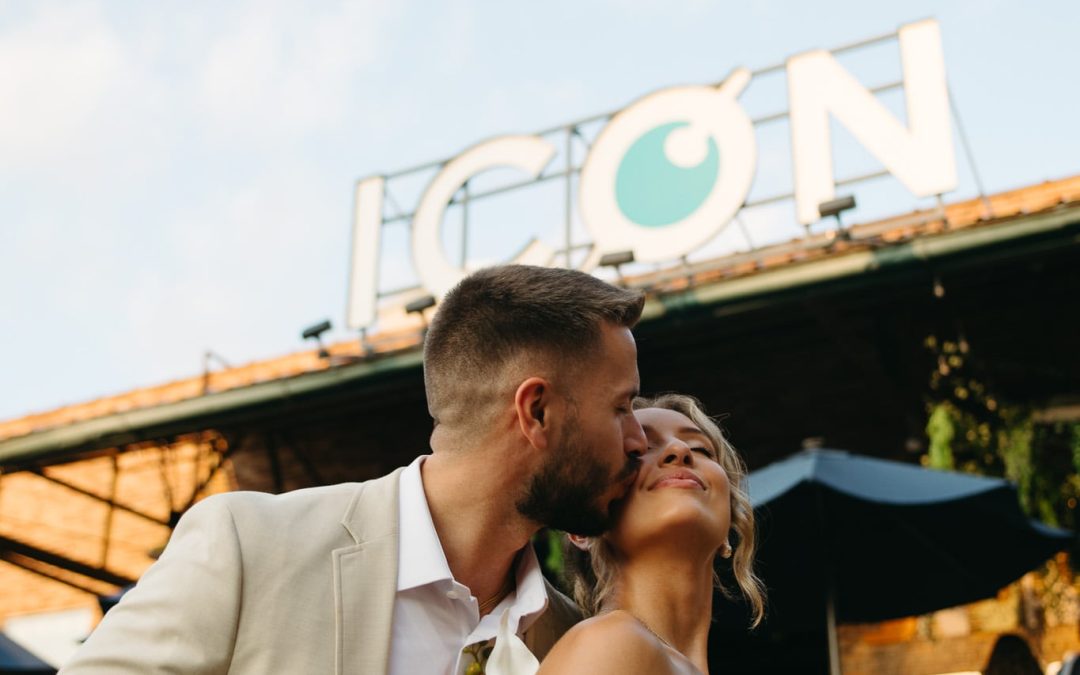 icon-events-weddings-bride-groom-portraits-christian-and-sydney-graber-icon-patio-sioux-falls-001-02