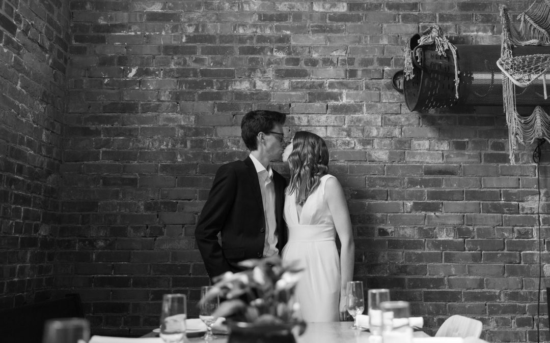 icon-events-weddings-bride-portraits-lara-and-evan-sioux-falls-037-02