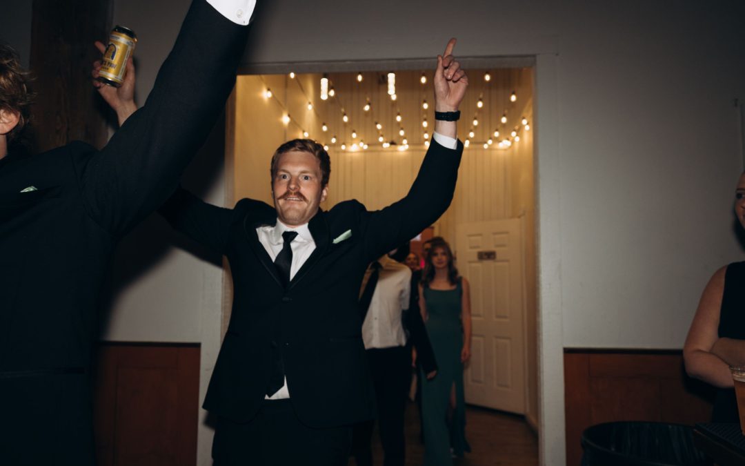 icon-events-weddings-grand-entrance-kaitie-and-max-sioux-falls-001-02