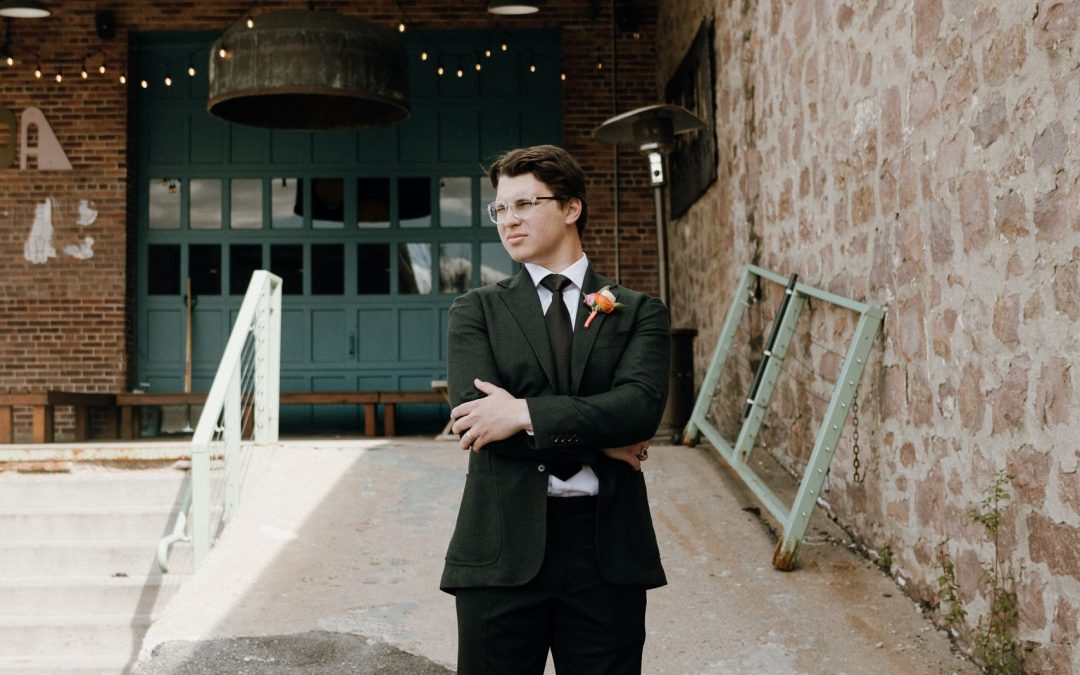 icon-events-weddings-groom-portraits-icon-patio-sioux-falls-001