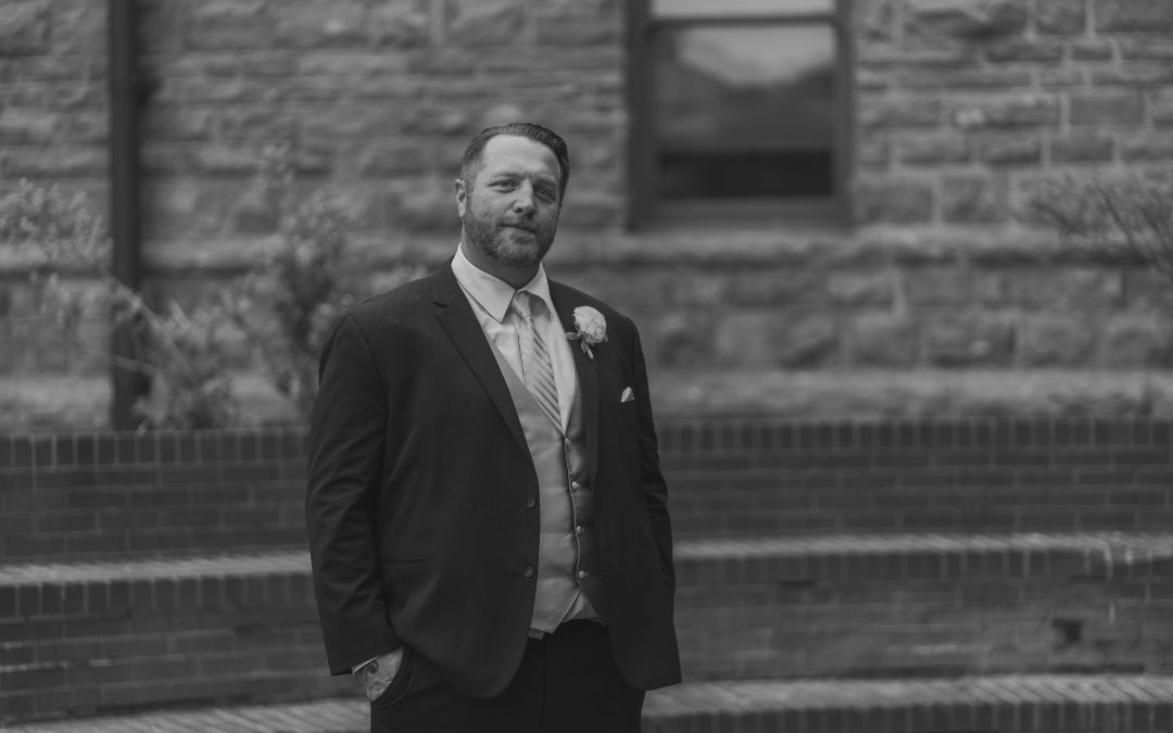 icon-events-weddings-groom-portraits-sioux-falls-001