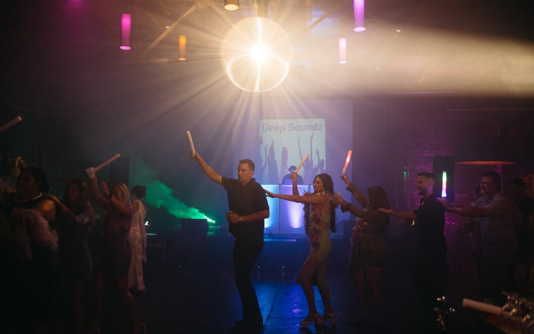 icon-events-weddings-reception-dances-christian-and-sydney-graber-dada-gastropub-sioux-falls-001-06