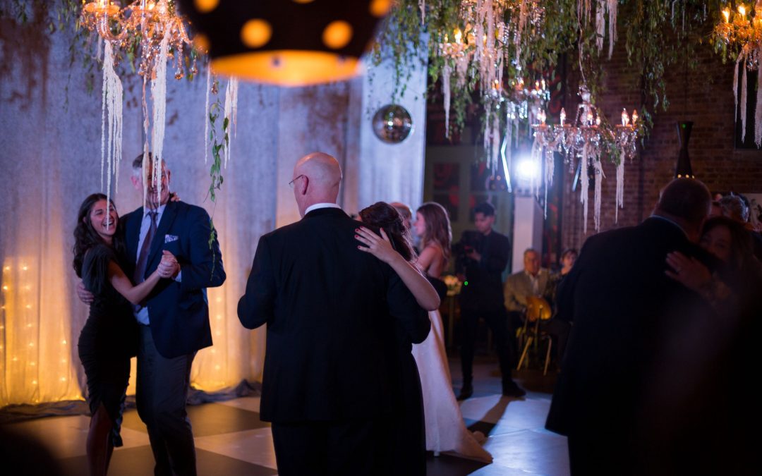 icon-events-weddings-reception-dances-jen-and-michael-wedding-dada-gastropub-sioux-falls-001