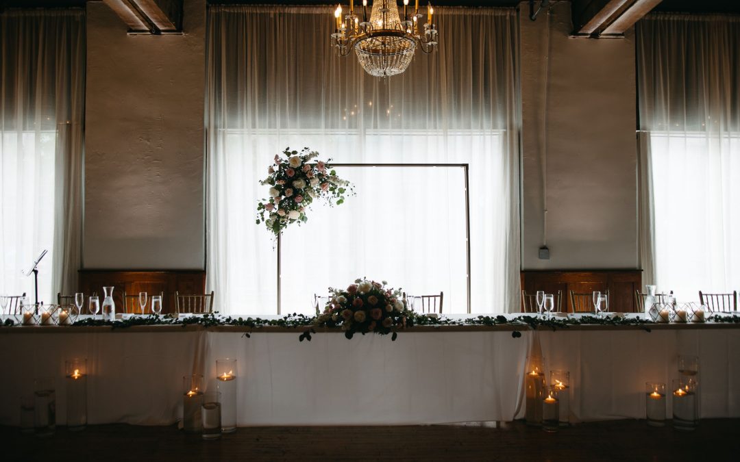 icon-events-weddings-reception-decor-justin-and-kelsey-rosebrock-sioux-falls-001