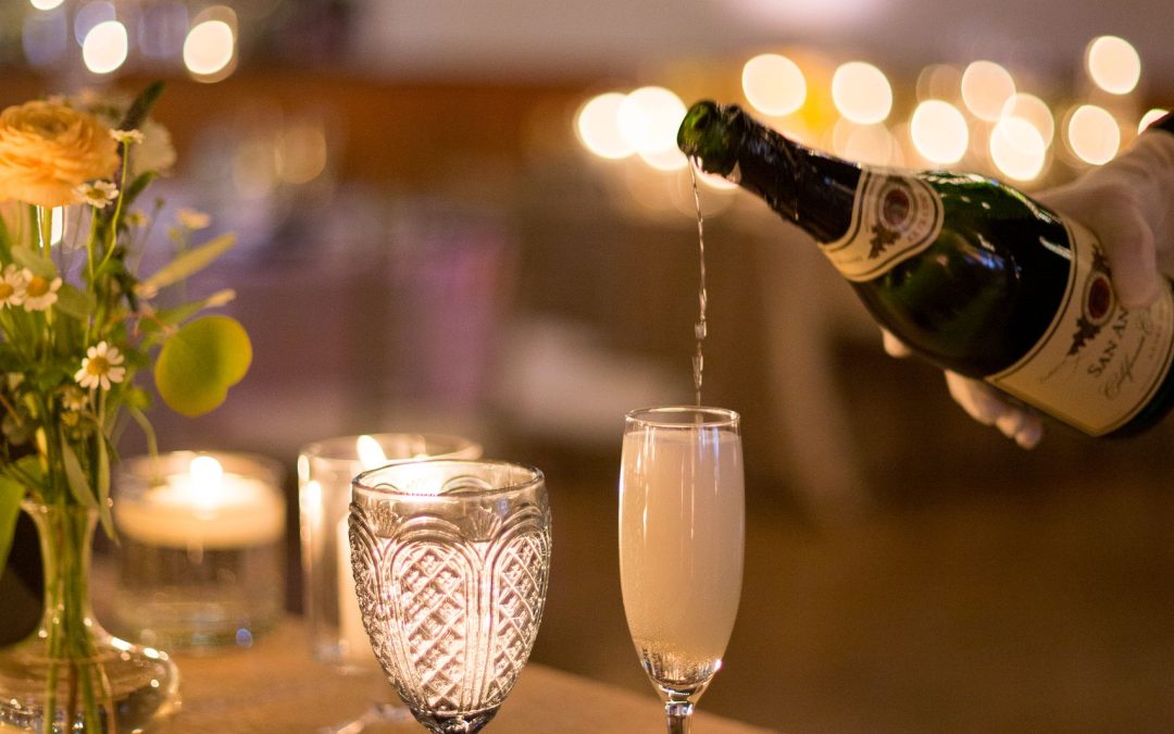 icon-events-weddings-reception-details-jen-and-michael-wedding-sioux-falls-003