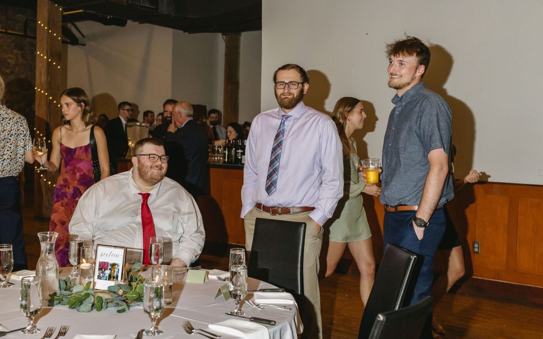 icon-events-weddings-reception-lara-and-evan-sioux-falls-004-02