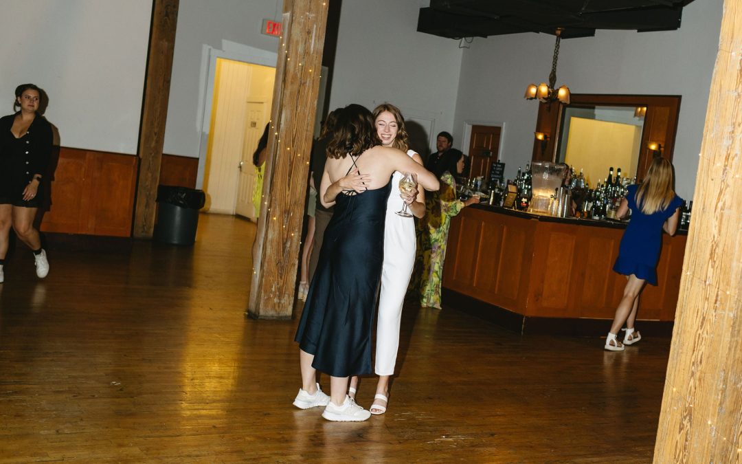 icon-events-weddings-reception-lara-and-evan-sioux-falls-005-02