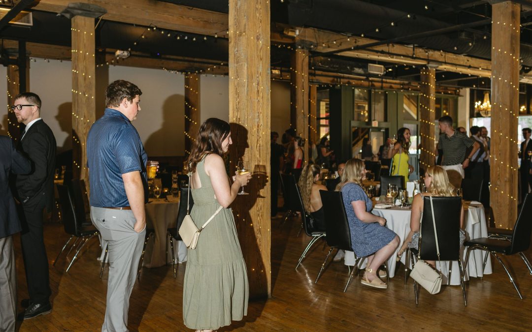 icon-events-weddings-reception-lara-and-evan-sioux-falls-006-02