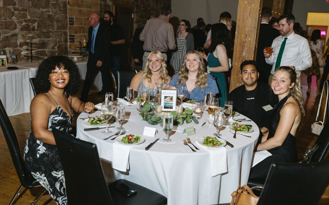 icon-events-weddings-reception-lara-and-evan-sioux-falls-021-02