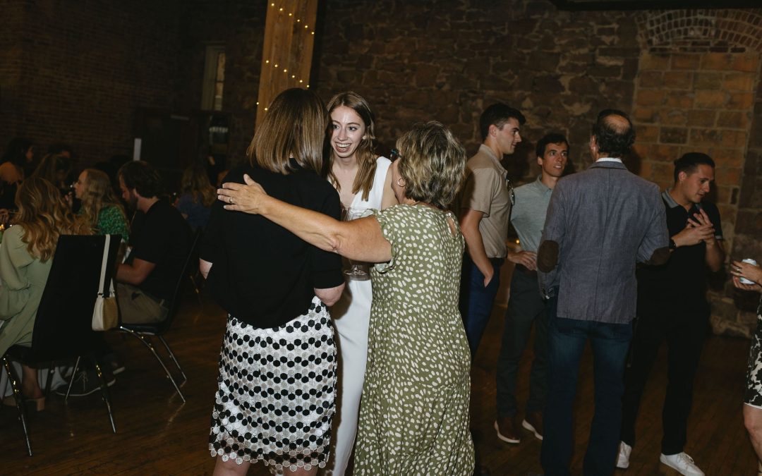 icon-events-weddings-reception-lara-and-evan-sioux-falls-025-02