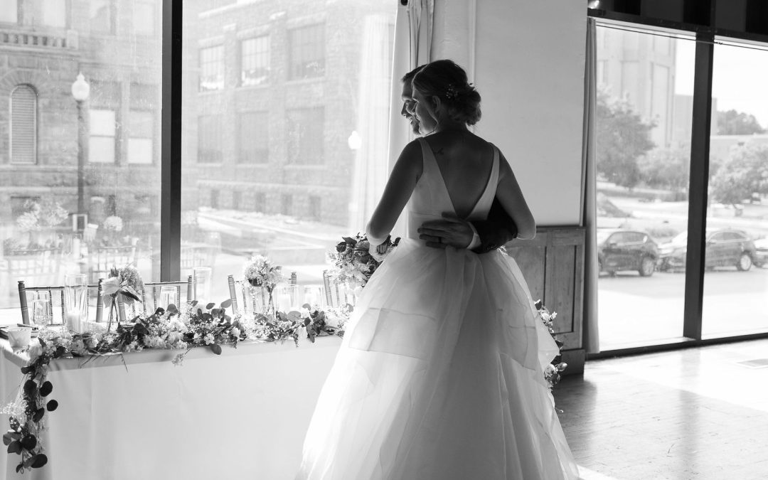 icon-events-weddings-reception-lizzie-and-jack-sioux-falls-012