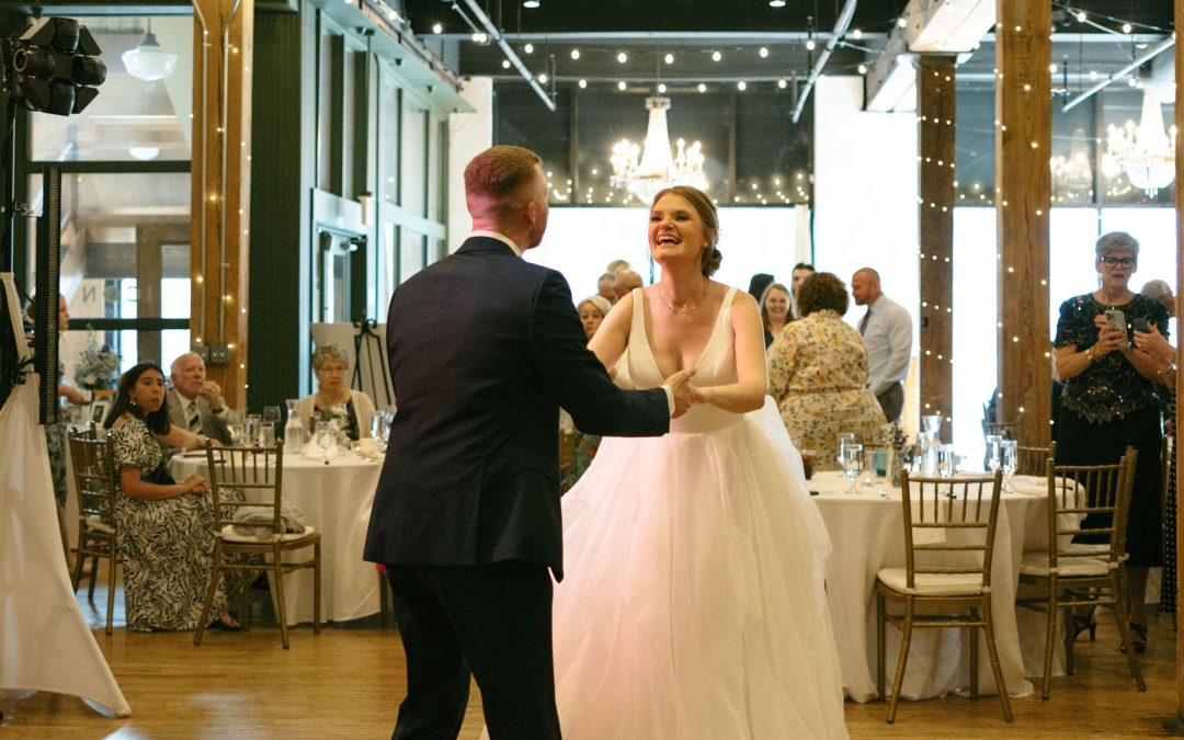 icon-events-weddings-reception-lizzie-and-jack-sioux-falls-036