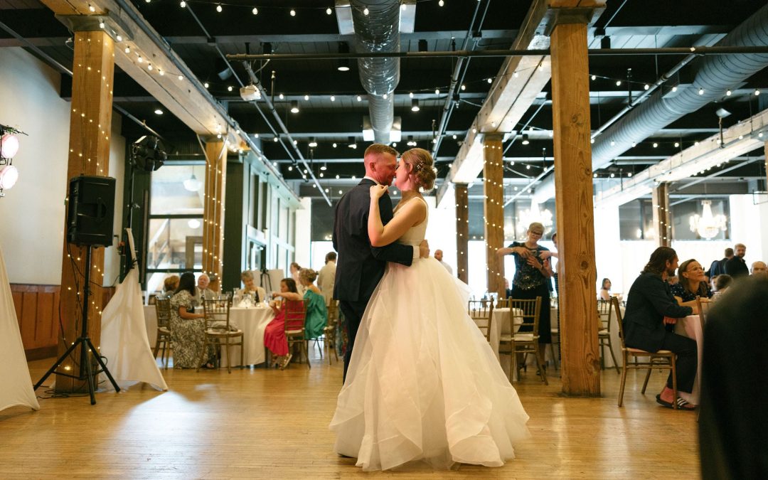 icon-events-weddings-reception-lizzie-and-jack-sioux-falls-037