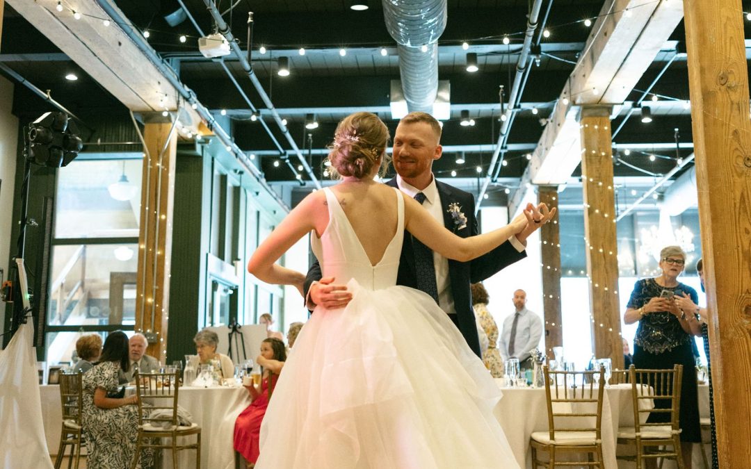 icon-events-weddings-reception-lizzie-and-jack-sioux-falls-038