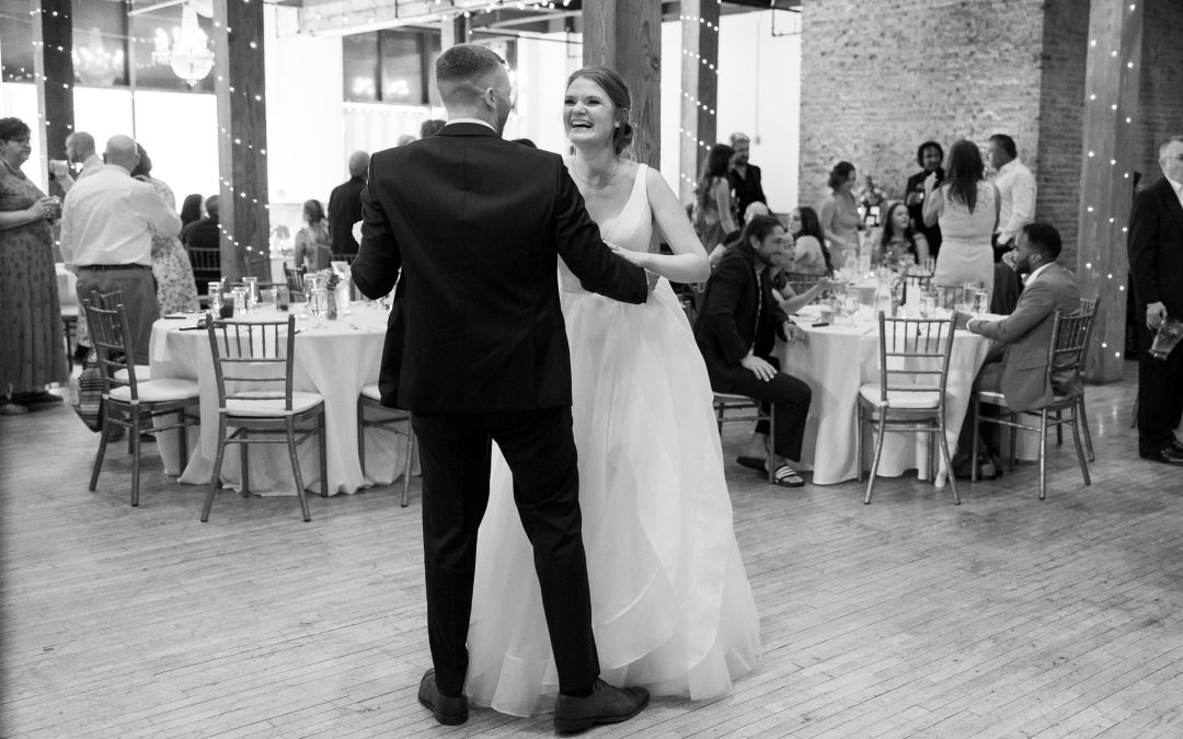 icon-events-weddings-reception-lizzie-and-jack-sioux-falls-043