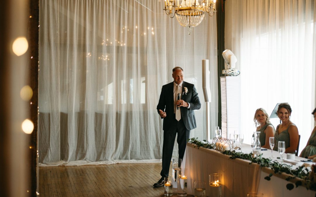 icon-events-weddings-reception-toasts-justin-and-kelsey-rosebrock-sioux-falls-001-02